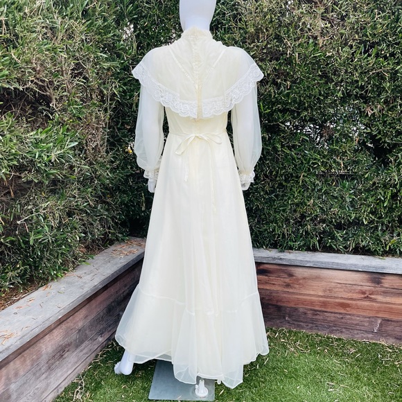 Vintage 1970’s Prairie Wedding Dress - Picture 8 of 14